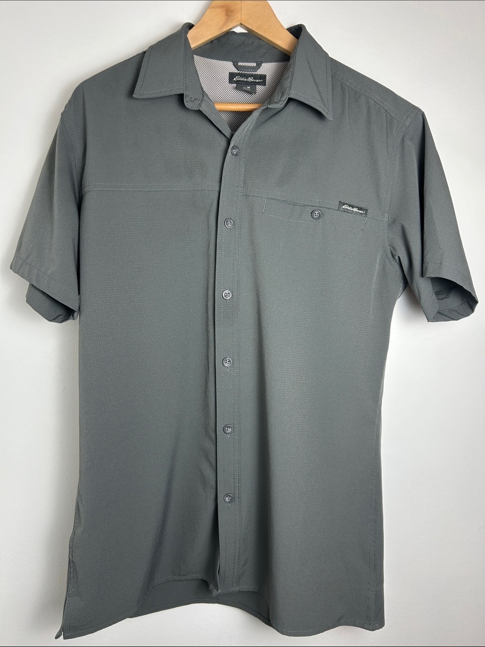 Eddie Bauer Hiking Fishing Travel Shirt Short Sleeve Vented Gray Mens Medium